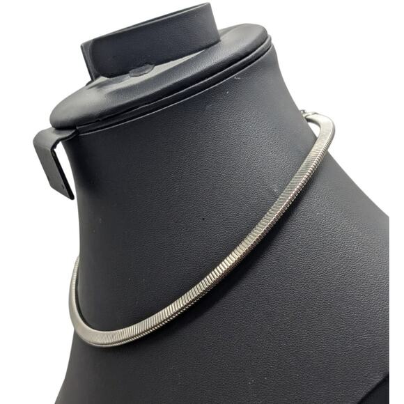 Vintage Silver Tone Stretch Omega Fold Over Clasp 17" Necklace - Picture 2 of 7